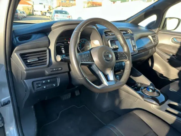 Nissan Leaf Tekna ProPilot Park 6