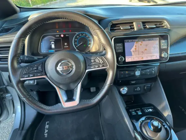 Nissan Leaf Tekna ProPilot Park 11