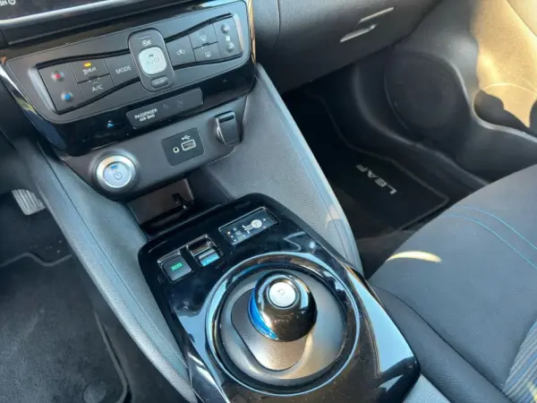 Nissan Leaf Tekna ProPilot Park 19