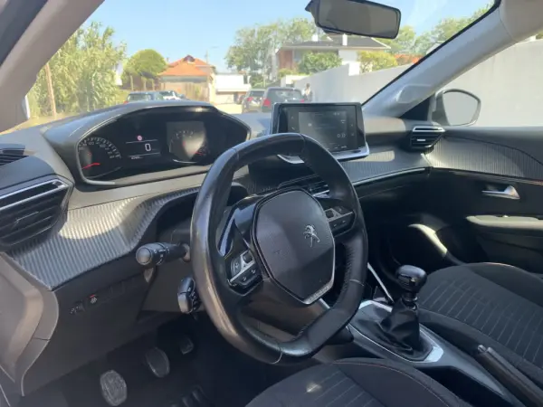 Peugeot 208 1.5 BlueHDi Allure 9