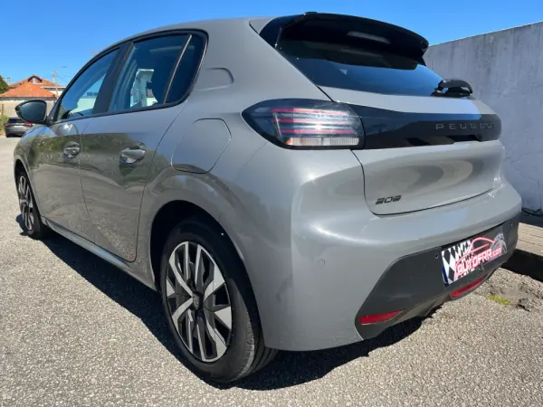 Peugeot 208 1.2 PureTech Like 7