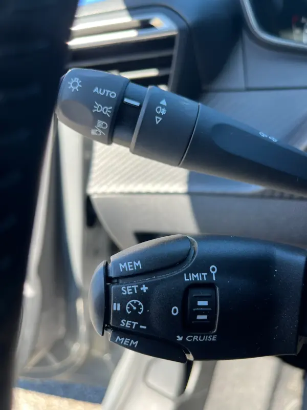 Peugeot 208 1.2 PureTech Like 19