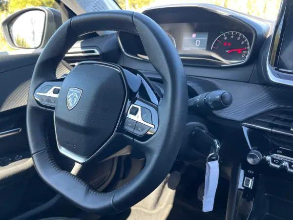 Peugeot 208 1.2 PureTech Like 29