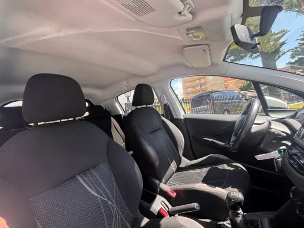 Peugeot 208 1.4 HDi Allure 10