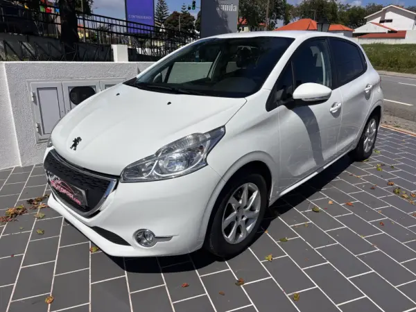 Peugeot 208 1.4 HDi Allure 23