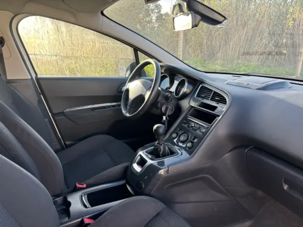 Peugeot 5008 1.6 HDi 7L Allure 12