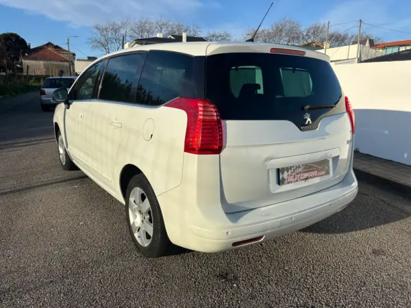 Peugeot 5008 1.6 HDi 7L Allure 21