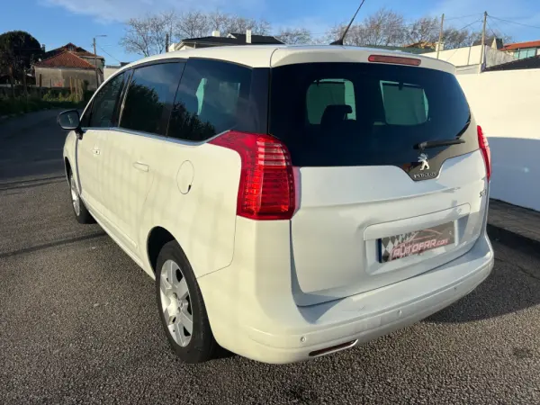 Peugeot 5008 1.6 HDi 7L Allure 22