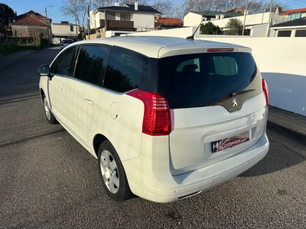 Peugeot 5008 1.6 HDi 7L Allure 23