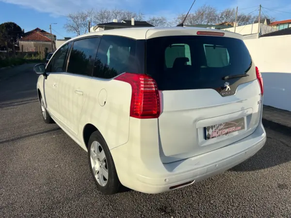 Peugeot 5008 1.6 HDi 7L Allure 25