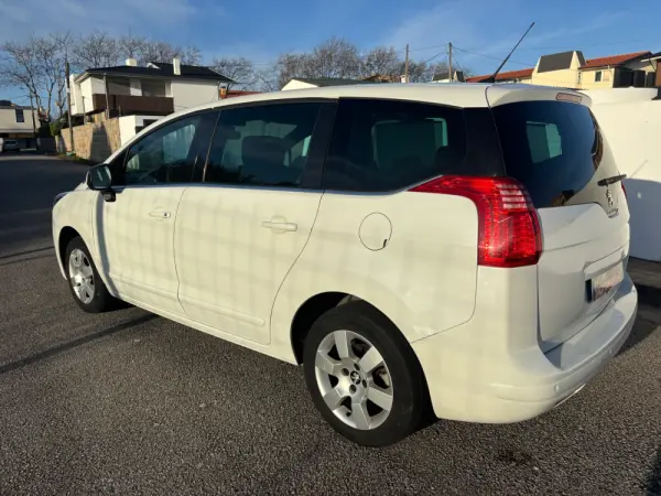 Peugeot 5008 1.6 HDi 7L Allure 26