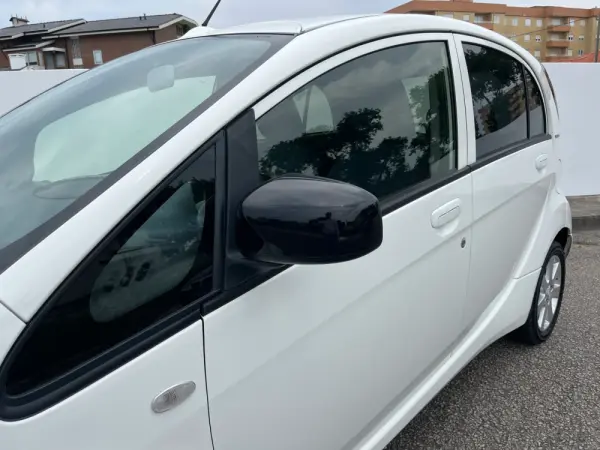Peugeot iOn Active 9