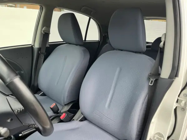 Peugeot iOn Active 14