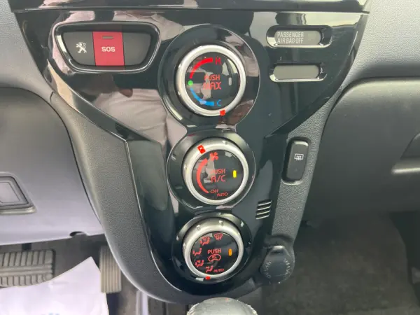 Peugeot iOn Active 21