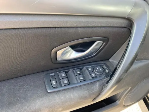 Renault Laguna Break 1.5 dCi Dynamique S 6