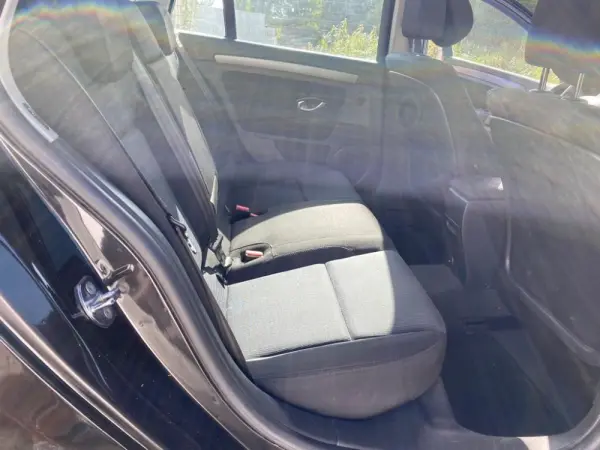 Renault Laguna Break 1.5 dCi Dynamique S 13
