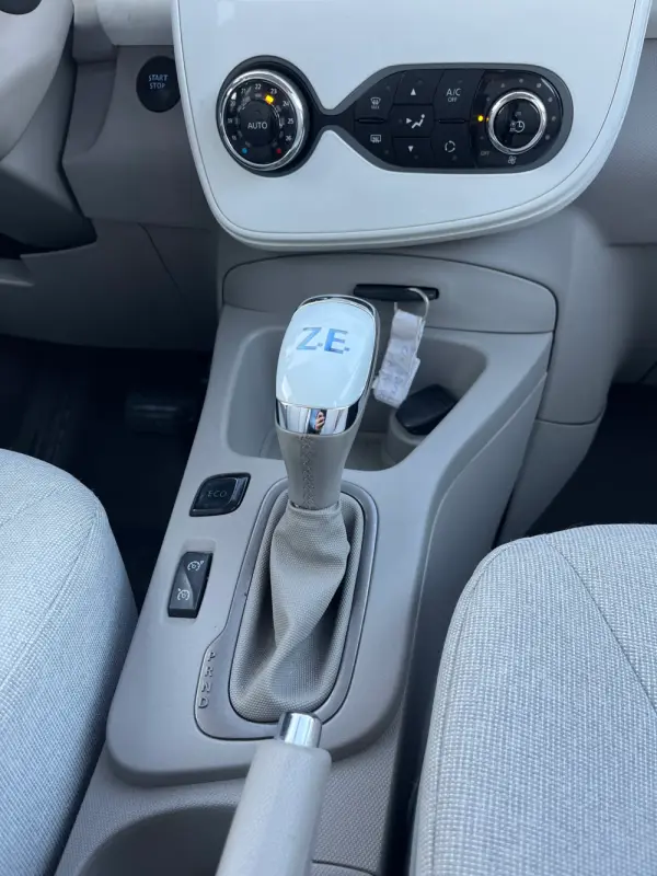 Renault Zoe (c/ Bateria) Z.E. 40 LIFE 17