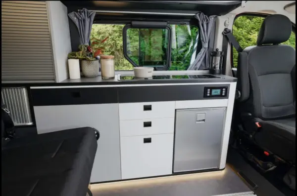 Renault Trafic Grand space Nomad 11