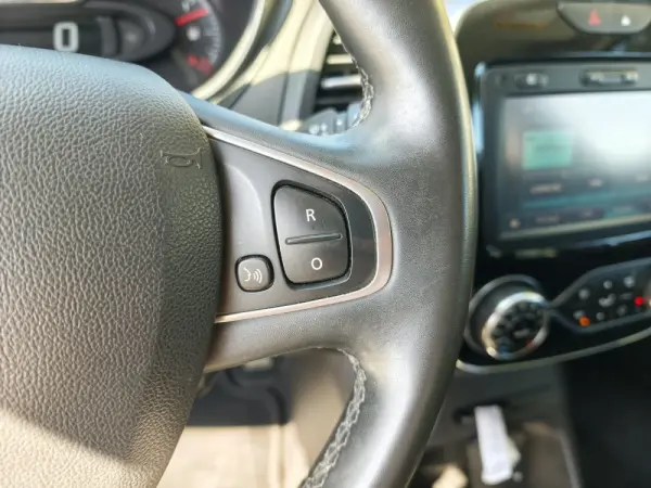Renault Captur 1.0 TCe Exclusive 7
