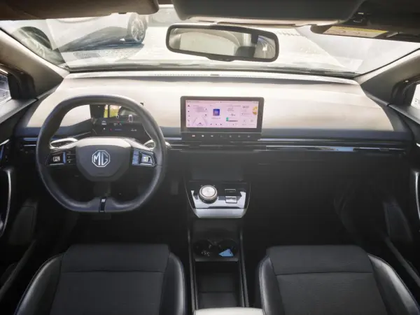 MG MG4 64 kWh Luxury 7