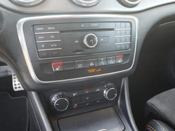 Mercedes-Benz CLA 220 (CDI) d 4Matic 7G-DCT Orange Art Edition 5