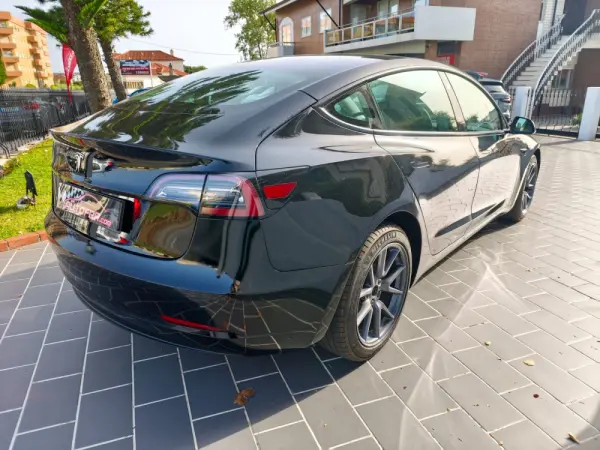 Tesla Model 3 Tração Traseira Premium 2