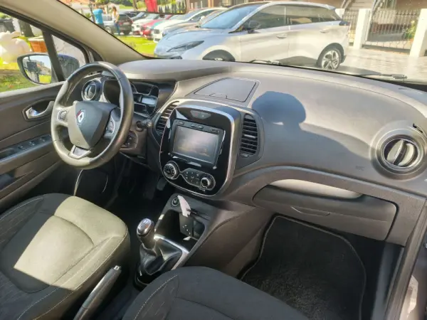 Renault Captur 1.0 TCe Exclusive 5