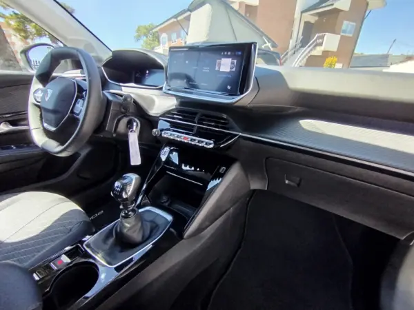 Peugeot 208 17