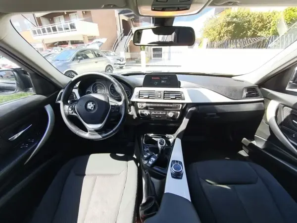 BMW 318 i Sport Line 26