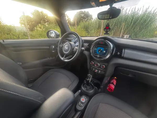 MINI 5 Portas Cooper Premium Yours Auto 37