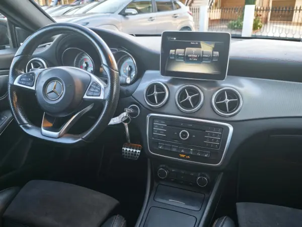 Mercedes-Benz CLA 220 (CDI) d 4Matic 7G-DCT Orange Art Edition 28