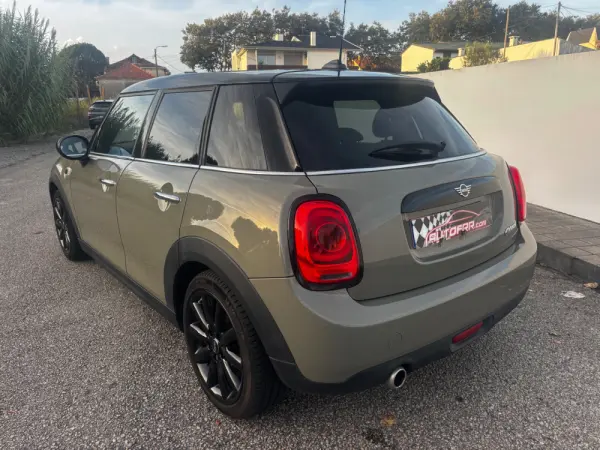 MINI 5 Portas Cooper Premium Yours Auto 36