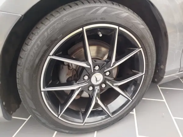 Volvo V40 2.0 D4 R-Design Summum 8