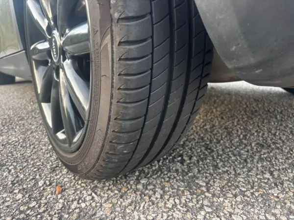 MINI 5 Portas Cooper Premium Yours Auto 17