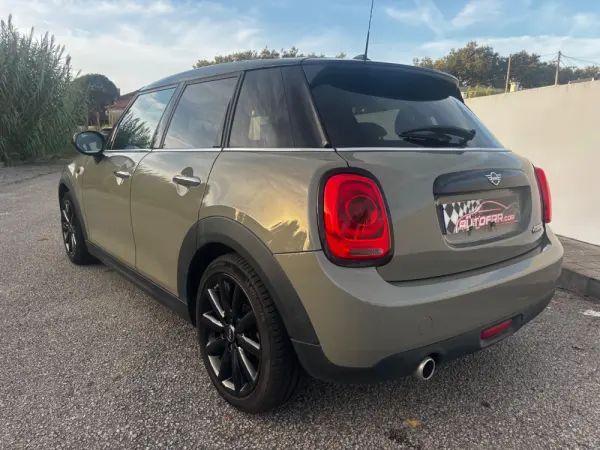 MINI 5 Portas Cooper Premium Yours Auto 9