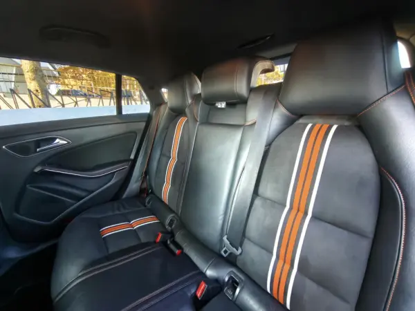 Mercedes-Benz CLA 220 (CDI) d 4Matic 7G-DCT Orange Art Edition 14