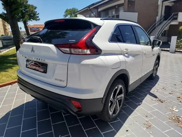 Mitsubishi Eclipse Cross 2.4 PHEV Black Edition 19