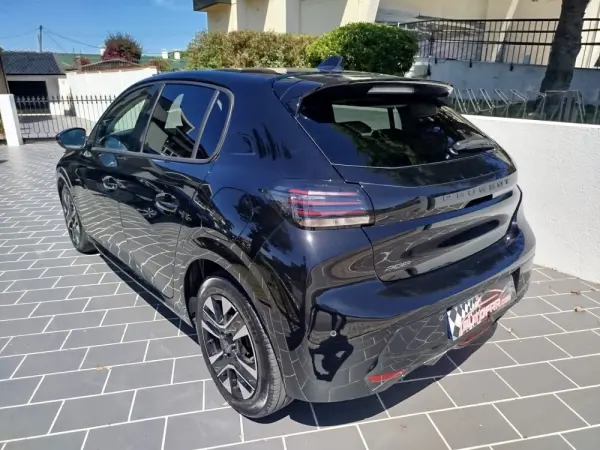 Peugeot 208 6