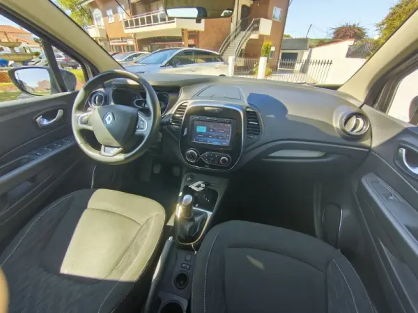 Renault Captur 1.0 TCe Exclusive 6