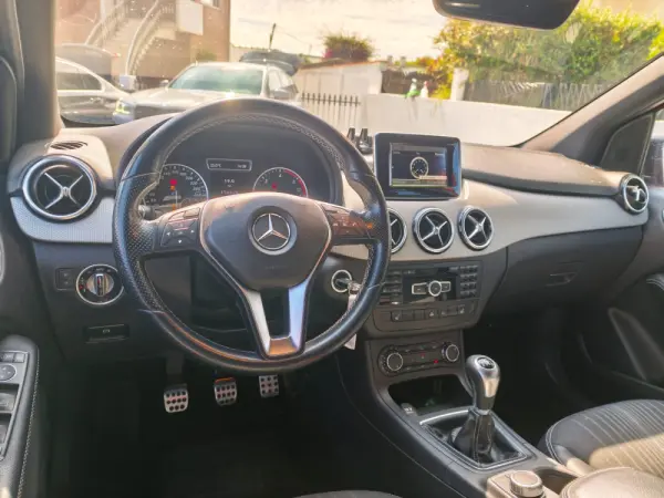 Mercedes-Benz B 200 CDI BlueEFFICIENCY 13