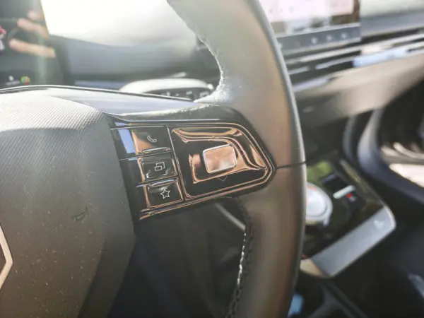 MG MG4 64 kWh Luxury 12