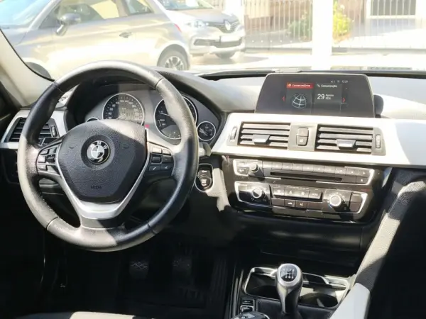 BMW 318 i Sport Line 5