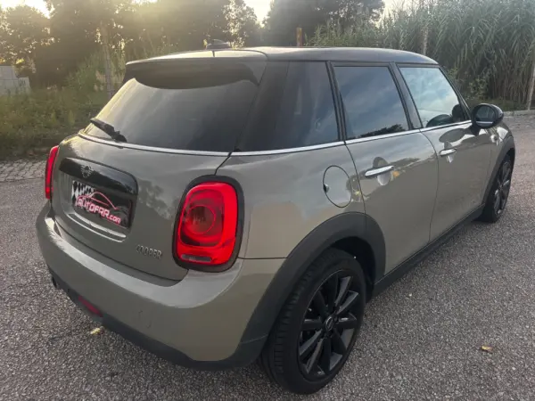 MINI 5 Portas Cooper Premium Yours Auto 11