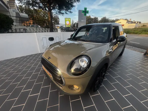 MINI 5 Portas Cooper Premium Yours Auto 34