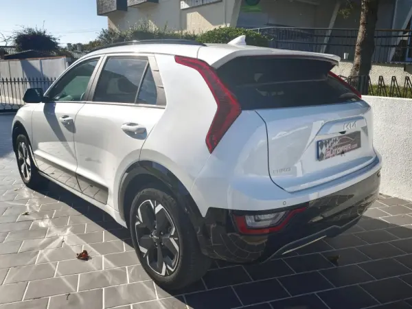 Kia Niro EV 64kWh Tech X 4
