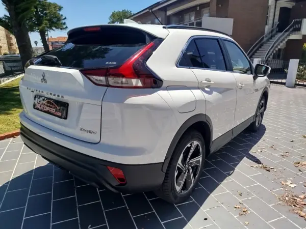 Mitsubishi Eclipse Cross 2.4 PHEV Black Edition 22