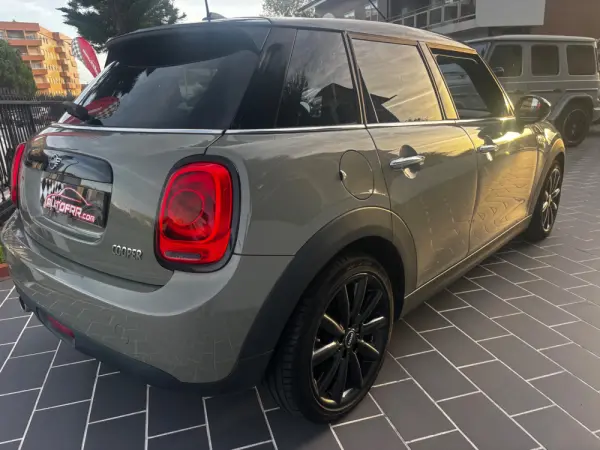 MINI 5 Portas Cooper Premium Yours Auto 30