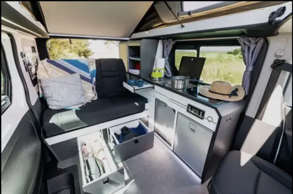 Renault Trafic Grand space Nomad 13