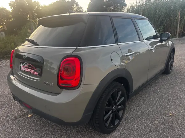 MINI 5 Portas Cooper Premium Yours Auto 15