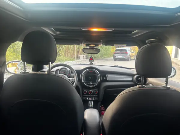 MINI 5 Portas Cooper Premium Yours Auto 23